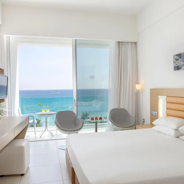 غرفة قياسية بسرير فردي بإطلالة على البحر، Vrissaki Beach Hotel 8/10