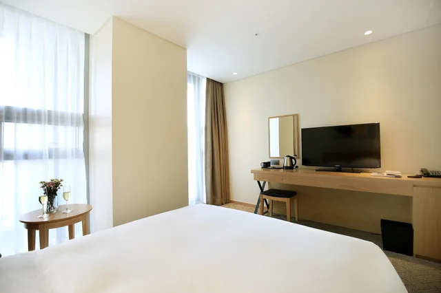 غرفة قياسية بسرير مزدوج بإطلالة جزئية على البحر، Best Western Haeundae Hotel 1/6