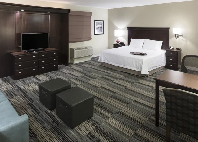 غرفة بسرير كوين لذوي الإعاقة، Hampton Inn Suites By Hilton Omaha Downtown 5/10