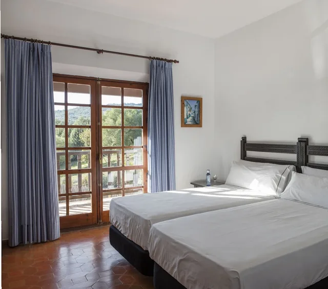 Room, Double Bed, Las Truchas 1/8
