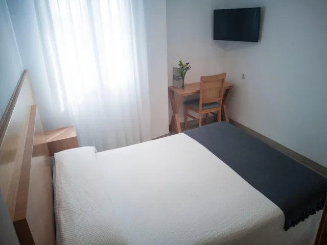 غرفة بسرير مزدوج أو سريرين منفصلين، Hotel Abadi 1/6
