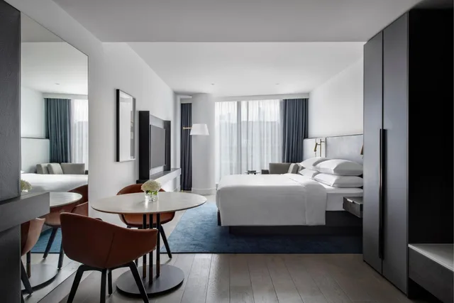 غرفة ديلوكس بسرير كينج، Melbourne Marriott Hotel Docklands 7/10