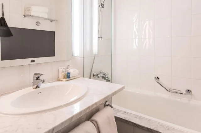 غرفة بزنس بسرير كينج، Radisson Blu Plaza Helsinki 5/5