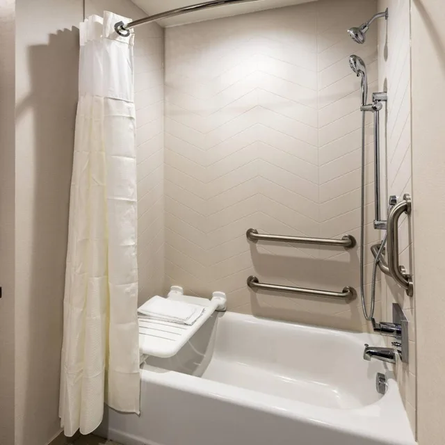 استوديو بسرير كينج مع أريكة بحوض استحمام لذوي الإعاقة، Fairfield by Marriott Inn & Suites Uncasville Mohegan Sun Area 7/9