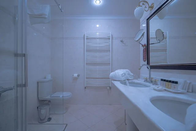 جناح جونيور بسريرين منفصلين بشرفة مع أريكة، Hotel Liberty Prague 5/7
