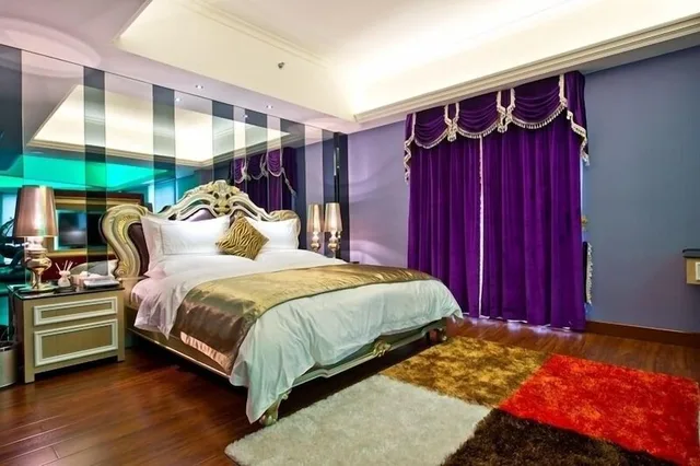 Grand, King Bed, The Royal Pinnacle Hotel 1/2