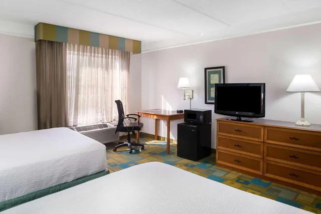 Room, 2 Double Beds, Bathtub, Accessible, Fairfield by Marriott Inn & Suites Austin West 6/9