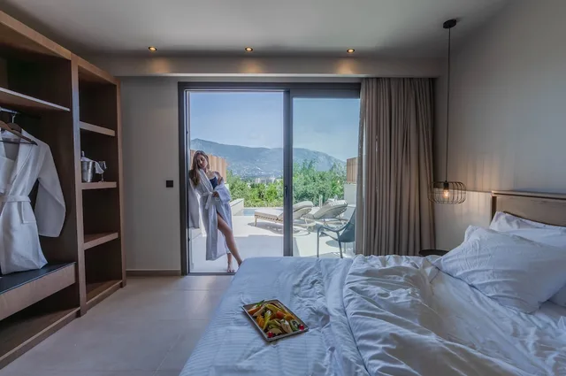 جناح جونيور تنفيذي بسرير مزدوج بإطلالة على البحر مع أريكة بمسبح خاص، Iolida Corfu Resort & Spa by Smile Hotels 2/6