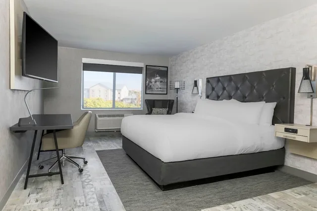 غرفة تقليدية بسرير كينج، Four Points by Sheraton Amarillo Central 1/3