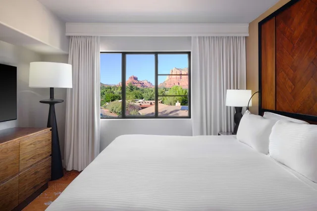 Private, Suite, King Bed, Sofa, Accessible، Hilton Sedona Resort At Bell Rock 1/2