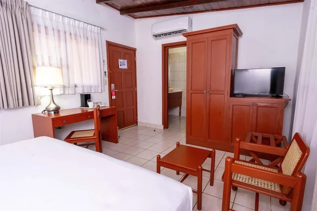 غرفة قياسية بسريرين منفصلين، Best Western Las Mercedes Airport 4/10