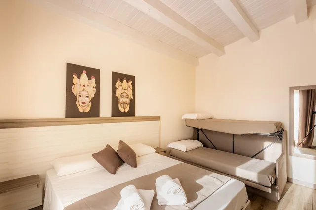 Family, 1 Single and 2 Double Beds، Tramonto Ibleo Resort 8/10