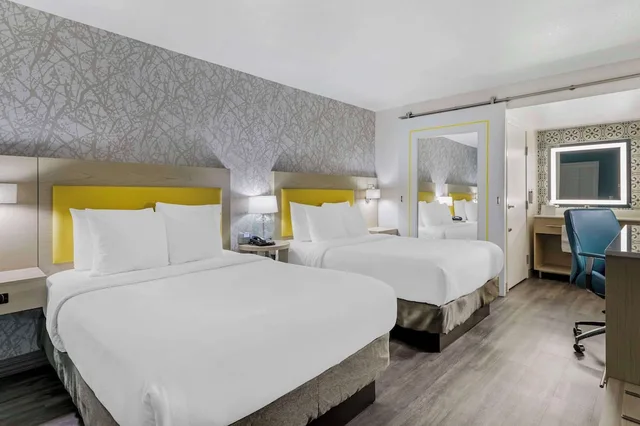 غرفة بسريرين مزدوجين، Hillstone Inn Tulare, Ascend Hotel Collection 3/8