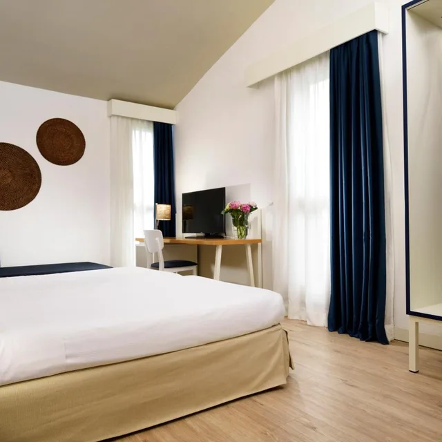 فيلا سوبيريور ثلاثية، Unahotels Naxos Beach Sicilia 1/10