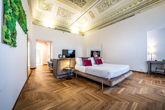 جناح ملكي، Hotel la Scaletta 1/6