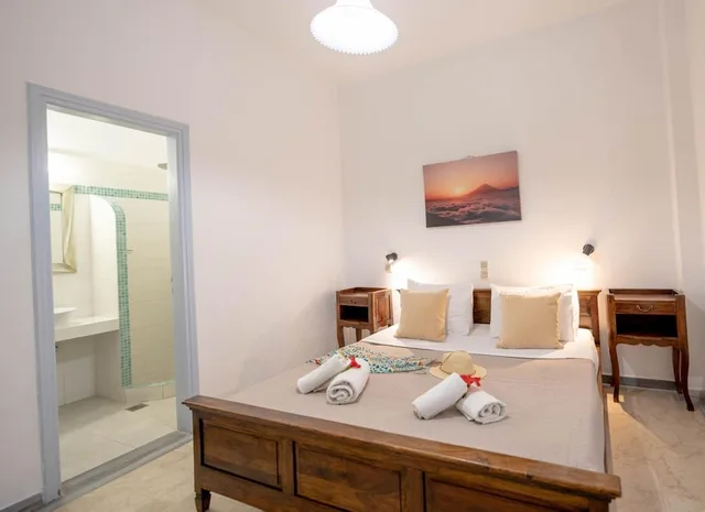 غرفة قياسية بسرير مزدوج بشرفة، Join Us Low Cost Rooms 2/9