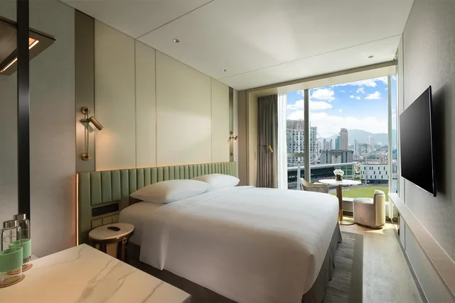 Dorsett, Premier, Queen Bed, City Sky View، Dorsett Kai Tak 1/2