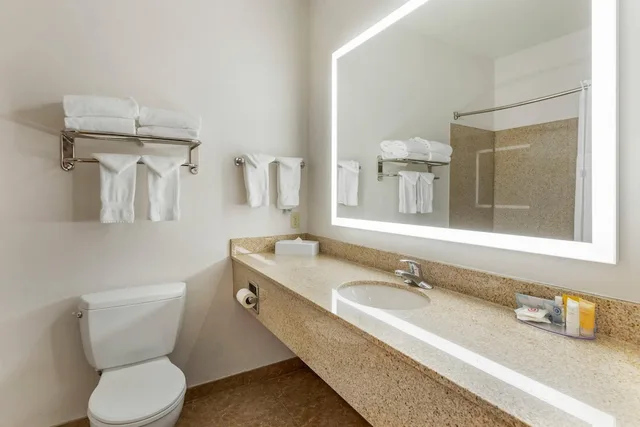 Upgrade, Efficiency, Suite, King and Queen Bed, Sofa، Comfort Inn & Suites Glenwood Springs On The River 9/10