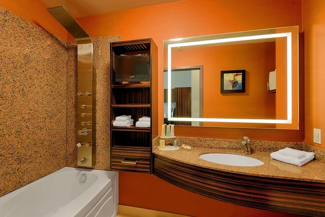 Room, Single, 2 Queen Beds، Hotel Clique Calgary Airport 7/7