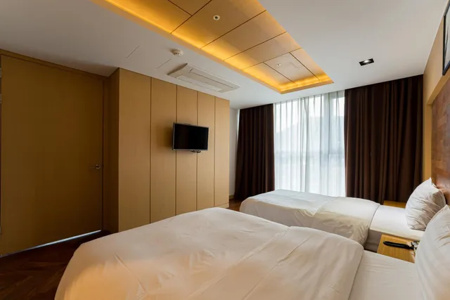 جناح ملكي، Brown Dot Hotel Incheon Songdo 1/5