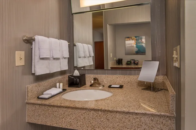 جناح بسريرين كوين لذوي الإعاقة، Sonesta Select Arlington Rosslyn 3/4