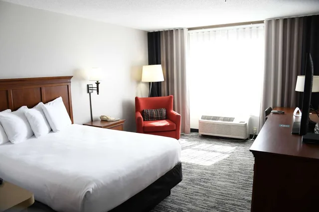 Room, King Bed, Best Western Harmony Inn Fort Dodge Iowa 1/6