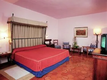 غرفة قياسية بثلاثة أسرّة مع سرير إضافي، Parador De Albacete 2/2