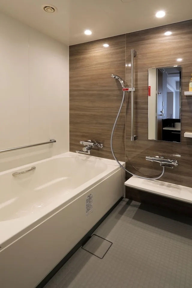 غرفة بسريرين منفصلين مع أريكة، JR Inn Sapporo N2 5/7