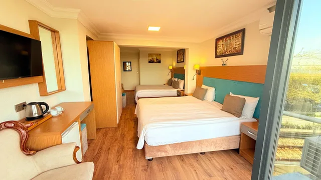 غرفة عائلية بإطلالة على البحر بشرفة، Seatanbul Apart Hotel 6/10