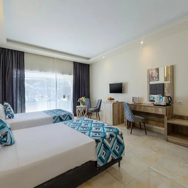 غرفة قياسية ثلاثية بإطلالة على المسبح، Seagull Beach Resort - Families and Couples Only 1/3