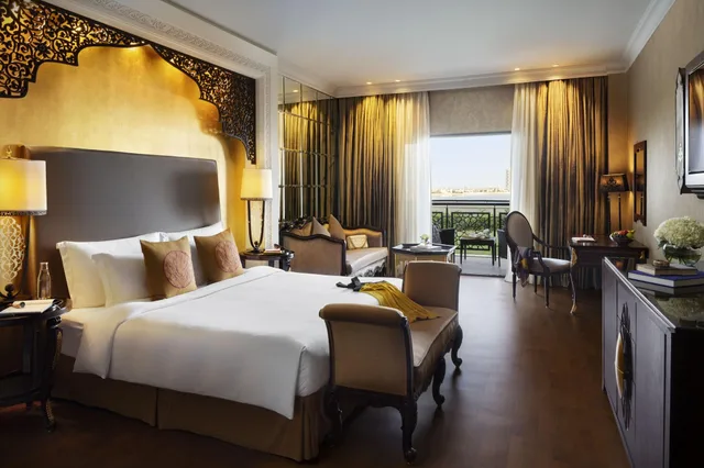 Club, Double Bed, Jumeirah Zabeel Saray Dubai 1/1