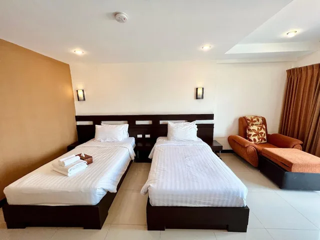 غرفة ديلوكس بسريرين منفصلين، Hotel La Villa Khon Kaen 2/4