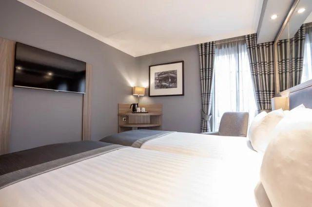 غرفة قياسية بسريرين منفصلين، Holiday Inn Glasgow City Centre Theatreland, an IHG Hotel 7/10
