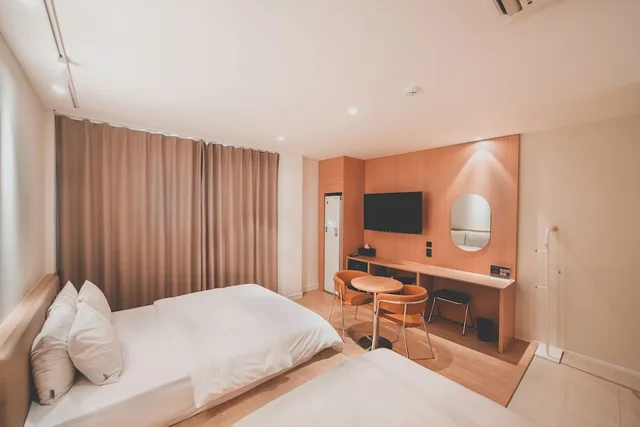 غرفة بريميوم بسرير كوين وسرير فردي، Hotel Insomnia 3/10