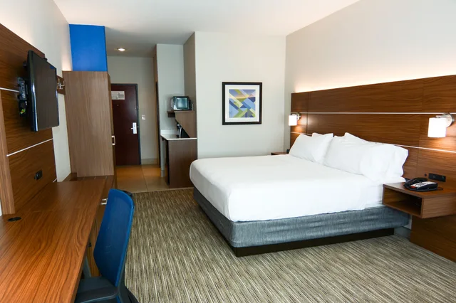 غرفة قياسية بسرير كينج لذوي الإعاقة، Holiday Inn Express Hotel Suites Rolla Univ of Missouri Rolla 1/4