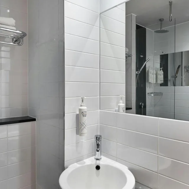 Efficiency, Double Bed، Four Points Flex by Sheraton Cardiff 8/9