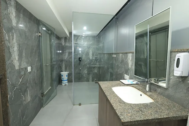 جناح رئاسي بسرير كينج مع أريكة، SN Blu Hotel 6/7