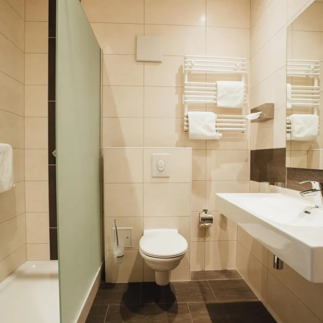 غرفة بريميوم بسرير مزدوج، HK Hotel Dusseldorf City 6/8