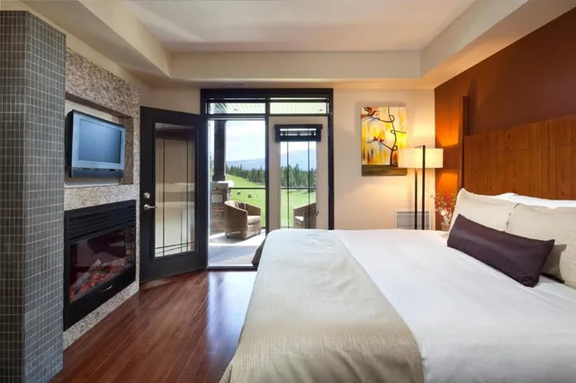 جناح بسرير كينج وسرير كوين بغرفتي نوم مع أريكة، COPPER POINT RESORT 4/10