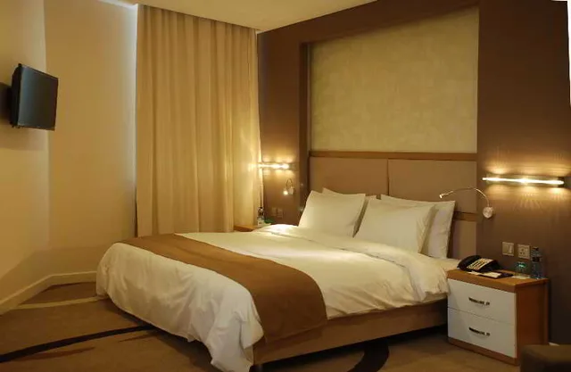 غرفة سوبيريور مفردة بسرير كينج، PrideInn Azure Hotel Nairobi Westlands 1/1
