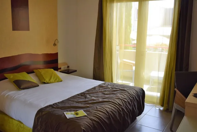 غرفة كومفورت بسرير كوين، Hotel La Fauceille 1/3