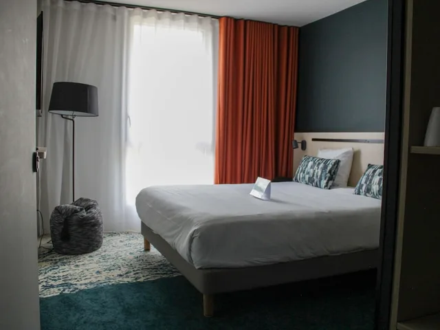 غرفة كومفورت بسرير مزدوج بإطلالة على البحيرة، ibis Styles Bordeaux Lac Bruges 5/10