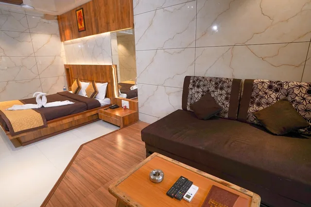 غرفة تنفيذية بسرير كينج، HOTEL KUMAR PLAZA 3/6