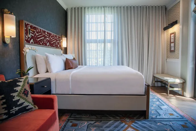 استوديو تنفيذي بسرير كينج، The Westport Inn, an Ascend Hotel Collection Member 1/3