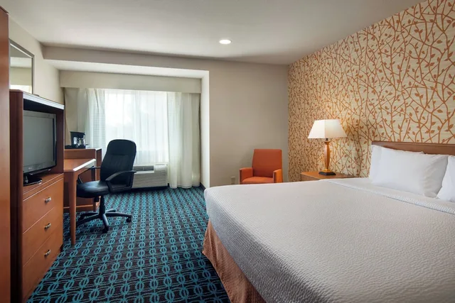 Room, King Bed, Fairfield Inn Sacramento Cal Expo 2/9