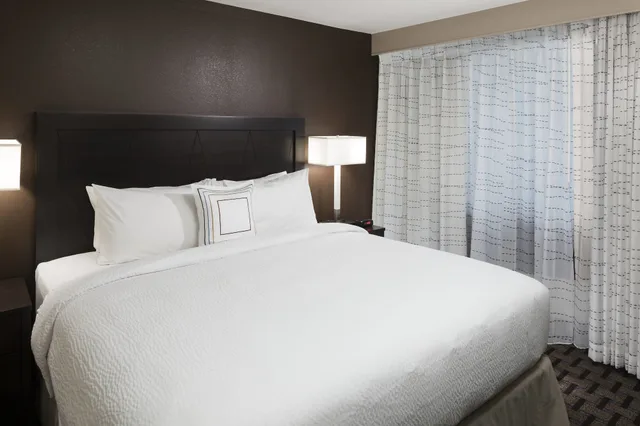 جناح بسرير كينج مع أريكة، RESIDENCE INN DALLAS PLANO/RICHARDSON 1/4