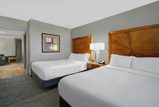 غرفة أساسية بسريرين مزدوجين، Embassy Suites By Hilton Detroit - Livonia/Novi 2/5
