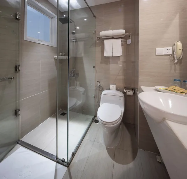 Cozy, Chic, Double Bed، Harmony Saigon Hotel And Spa 8/9