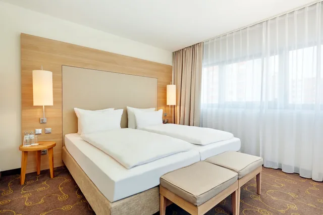 غرفة بزنس بسرير كينج، Hotel Salzburg-Hauptbahnhof 1/3
