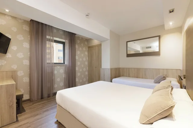 Room, Triple, Single, Double Bed, Civera 9/16